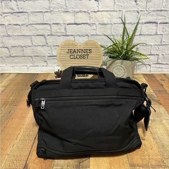 TUMI USA ALPHA BLACK BALLISTIC NYLON VINTAGE MESSENGER BRIEFCASE BAG - Picture 9 of 14